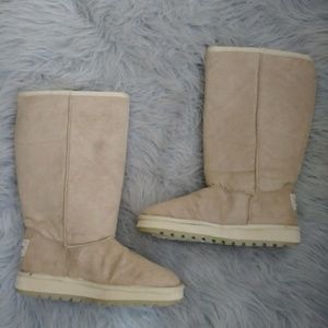 Skechers Australia Winter boots